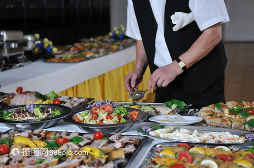 餐饮自助食品派准备人的工作职责与技巧